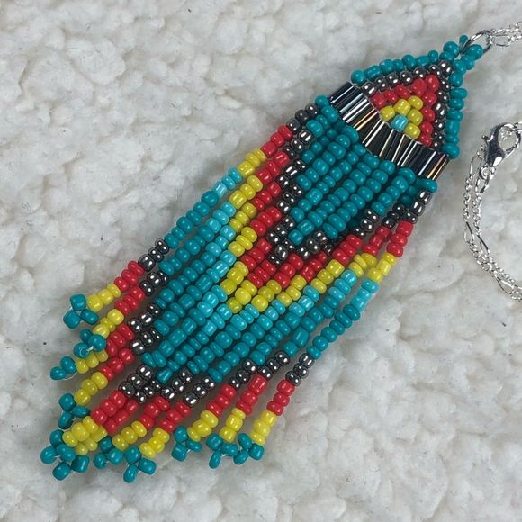 Tribal design multicolor beads on silver chain, gorgeous piece - Picture 4 of 5